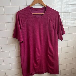 Lululemon Men's Magenta T-Shirt